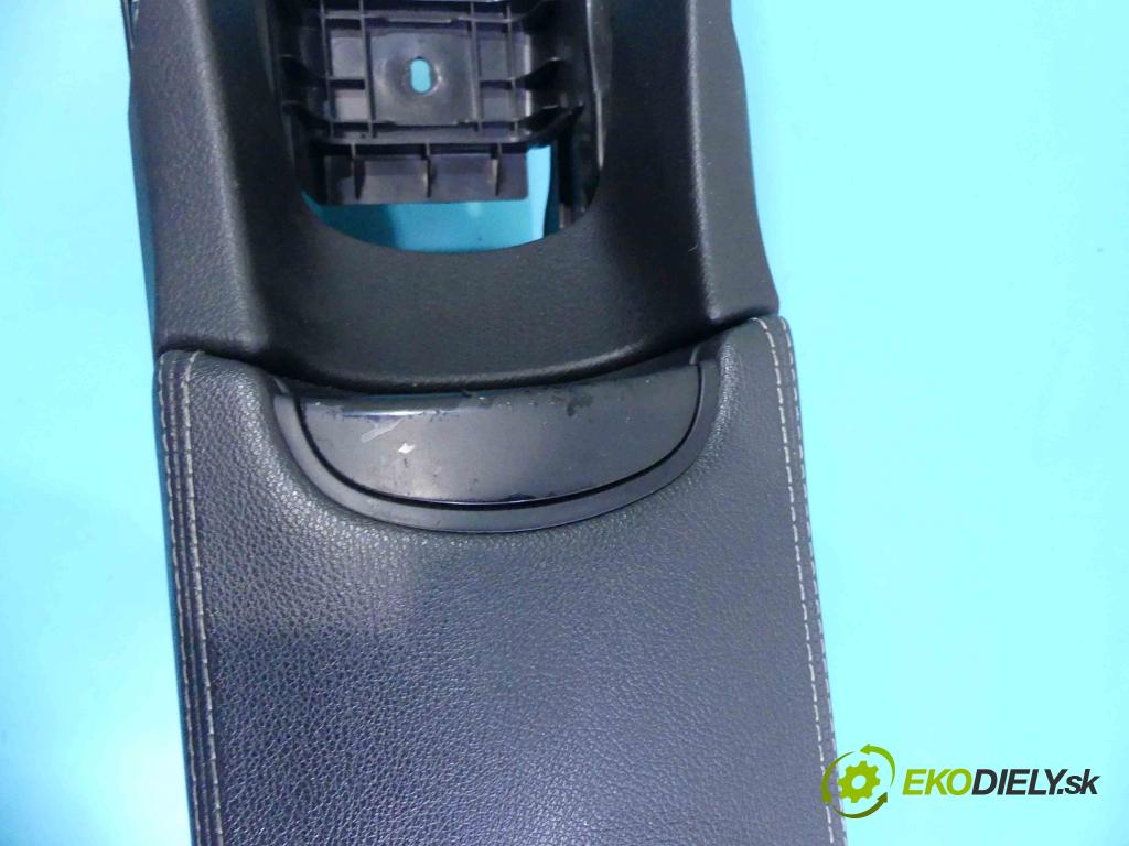 Toyota Avensis III T27 2009-2018 2.0 D4D 143 HP manual 105 kW 1995 cm3 5- operadlo 58912-05020 (Lakťové opierky)