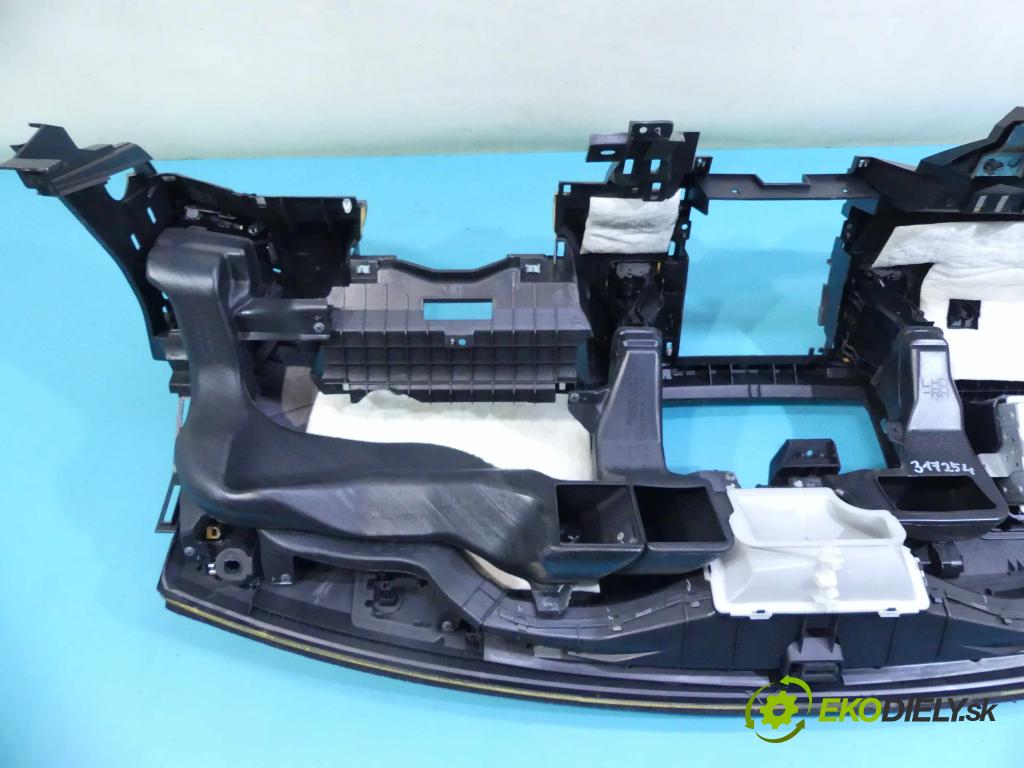 Nissan X-trail II T31 2008-2013 2.0 dci 150 HP manual 110 kW 1995 cm3 5- kokpit,pristrojová doska rozdeľovacia