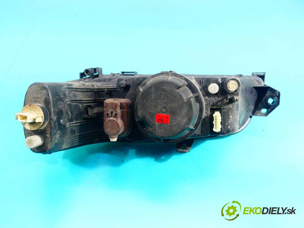 Peugeot 306 1.4 75 HP manual 55 kW 1360 cm3 4- Reflektor: pravý  (Pravé)