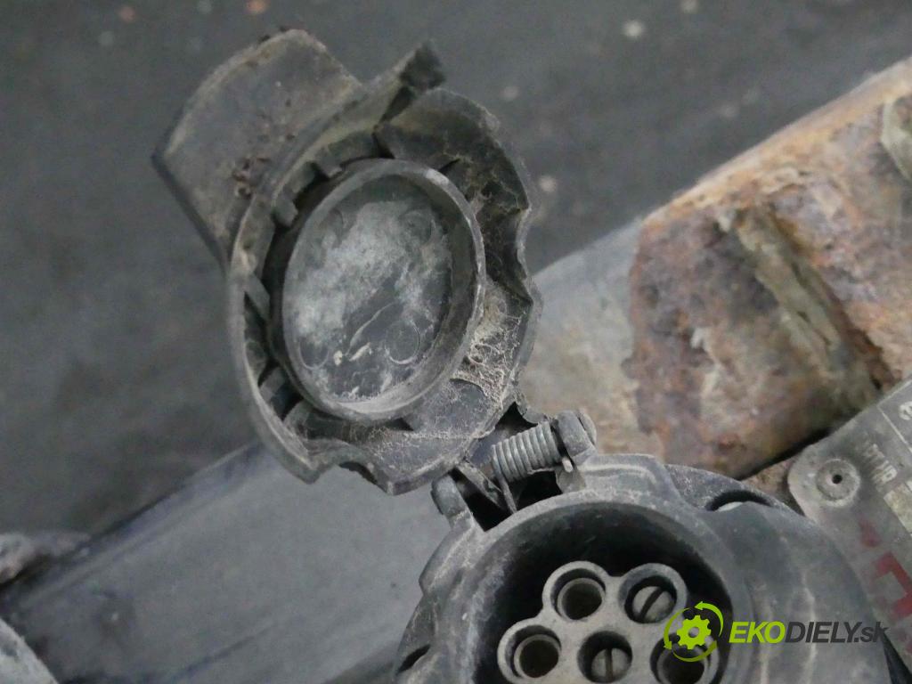 Volvo S80 I 1998-2006 2.5 tdi 140 hp automatic 103 kW 2461 cm3 4- oko tažné