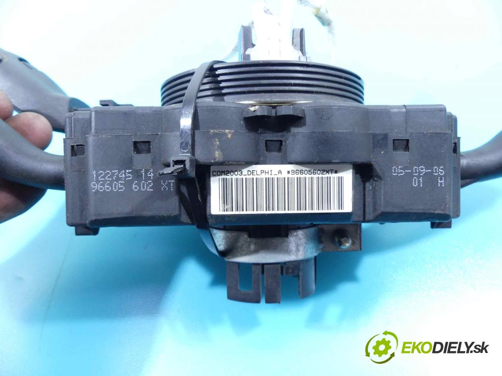 Peugeot 307 1.6 hdi 90 HP manual 66.2 kW 1560 cm3 5- prepínač komplex: 96605602XT (Prepínacie páčky pod volantom)