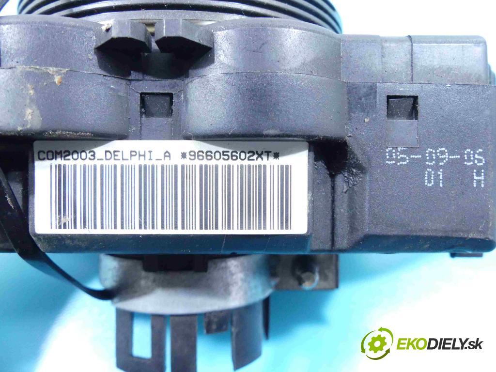 Peugeot 307 1.6 hdi 90 HP manual 66.2 kW 1560 cm3 5- prepínač komplex: 96605602XT (Prepínacie páčky pod volantom)