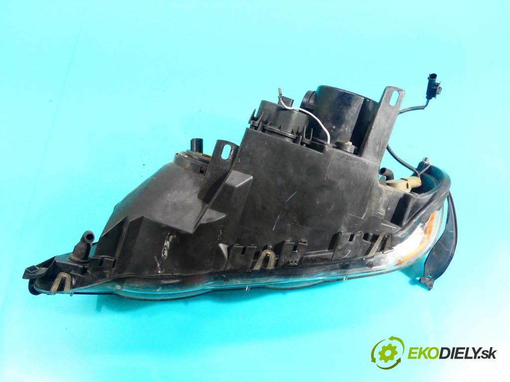 Bmw X5 E53 1999-2006 3.0 231 HP automatic 170 kW 2979 cm3 5- Reflektor: pravý  (Pravé)