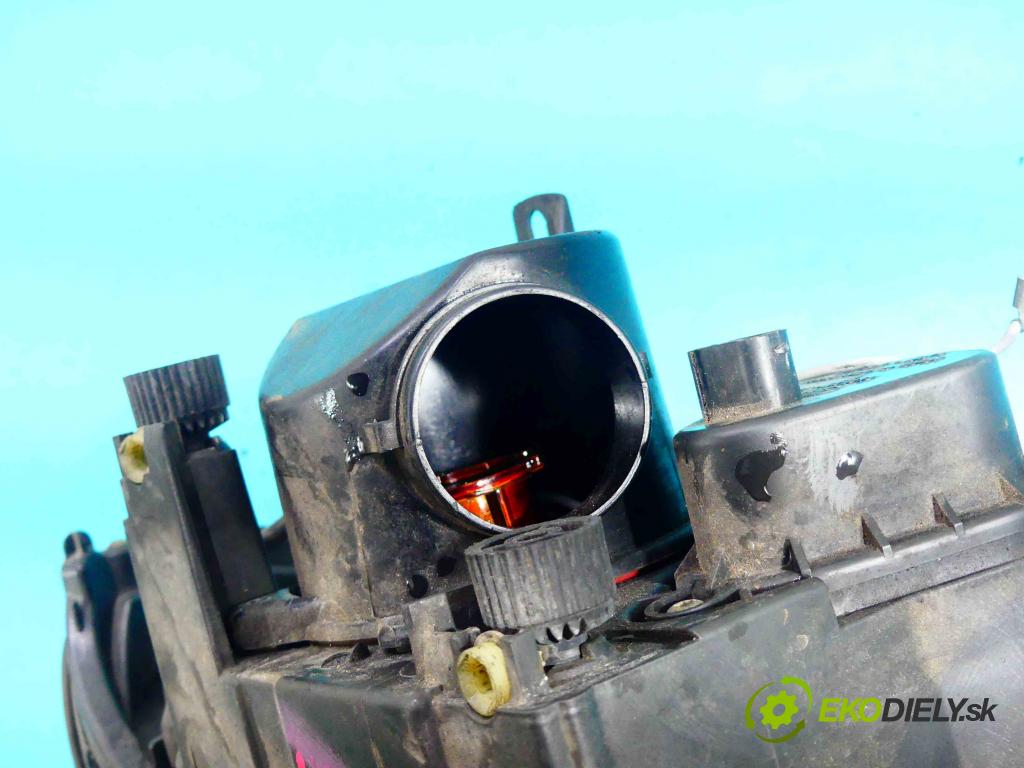 Bmw X5 E53 1999-2006 3.0 231 HP automatic 170 kW 2979 cm3 5- Reflektor: pravý  (Pravé)