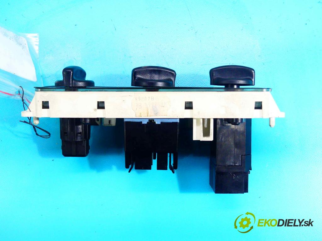 Ford Mondeo Mk1 1993-1996 1.8 16v 116 HP manual 85 kW 1796 cm3 5- panel kúrenia 93BW18D451A