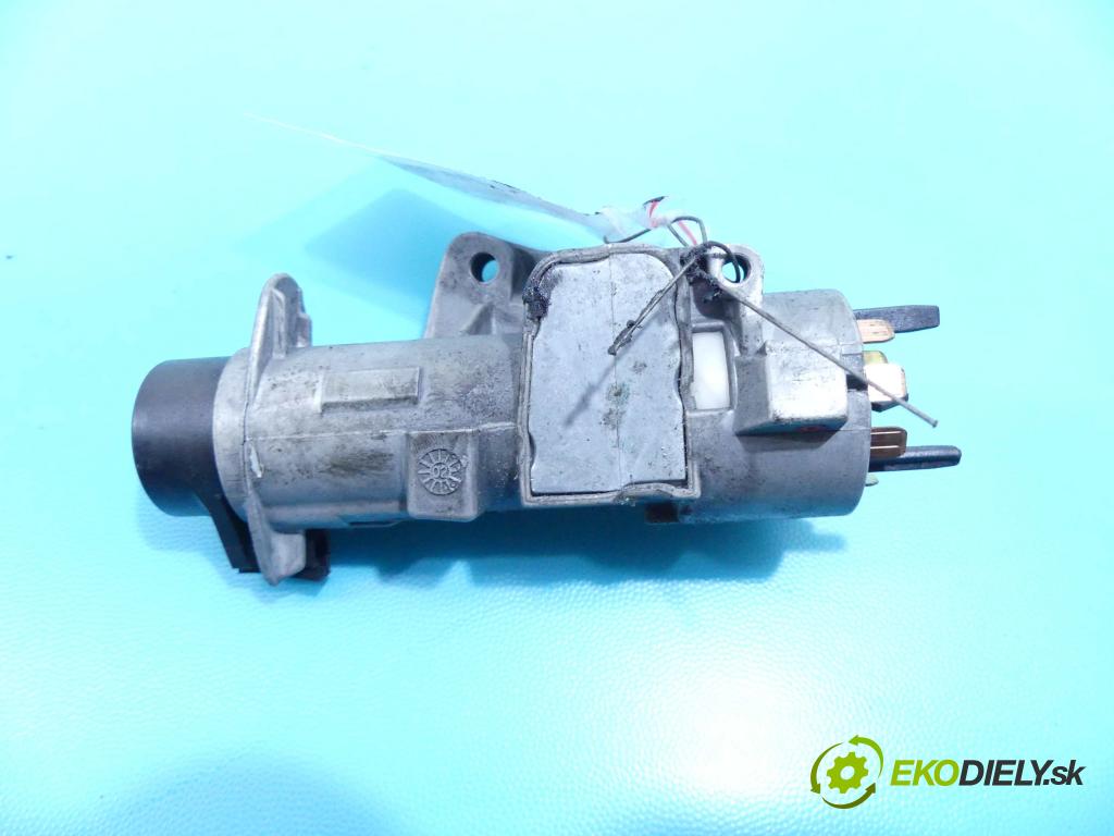 Vw Polo IV 9N 2001-2009 1.2 12v 64 HP manual 47 kW 1198 cm3 5- Spínačka 4B0905849 (Spínacie skrinky a kľúče)