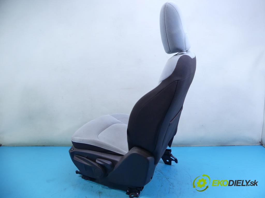 Jeep Renegade 2014- 1.4 T 140 HP manual 103 kW 1368 cm3 5- Sedačka ľavý  (Sedačky, sedadlá)