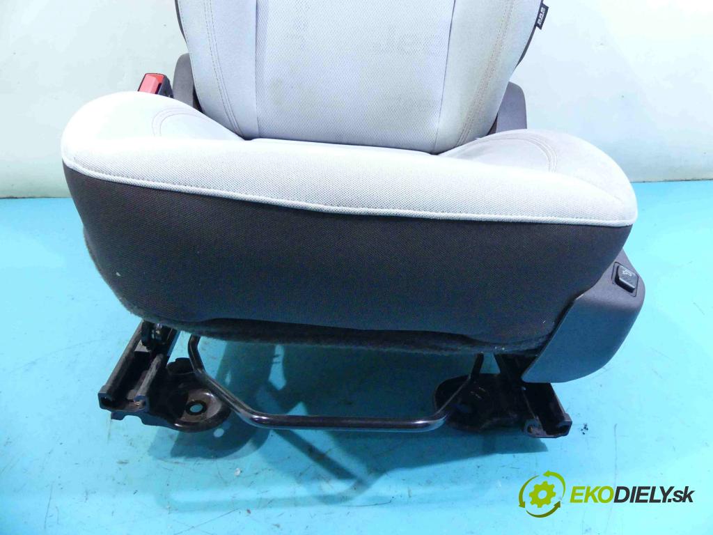 Jeep Renegade 2014- 1.4 T 140 HP manual 103 kW 1368 cm3 5- Sedačka ľavý  (Sedačky, sedadlá)