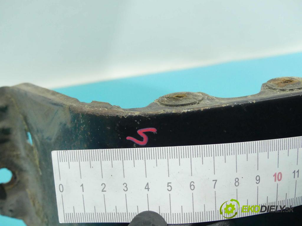 Toyota Corolla E11 1997-2002 2.0 D4D 90 hp manual 66 kW 1995 cm3 3- blatnik přední levý