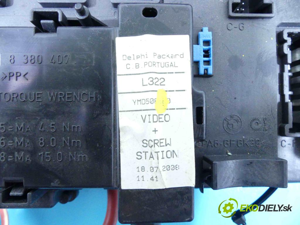 Land rover Range Rover III L322 2001-2012 3.6 TD V8 272 hp automatic 200 kW 3628 cm3 5- skříňka pojistková YQE500380 (Pojistkové skříňky)