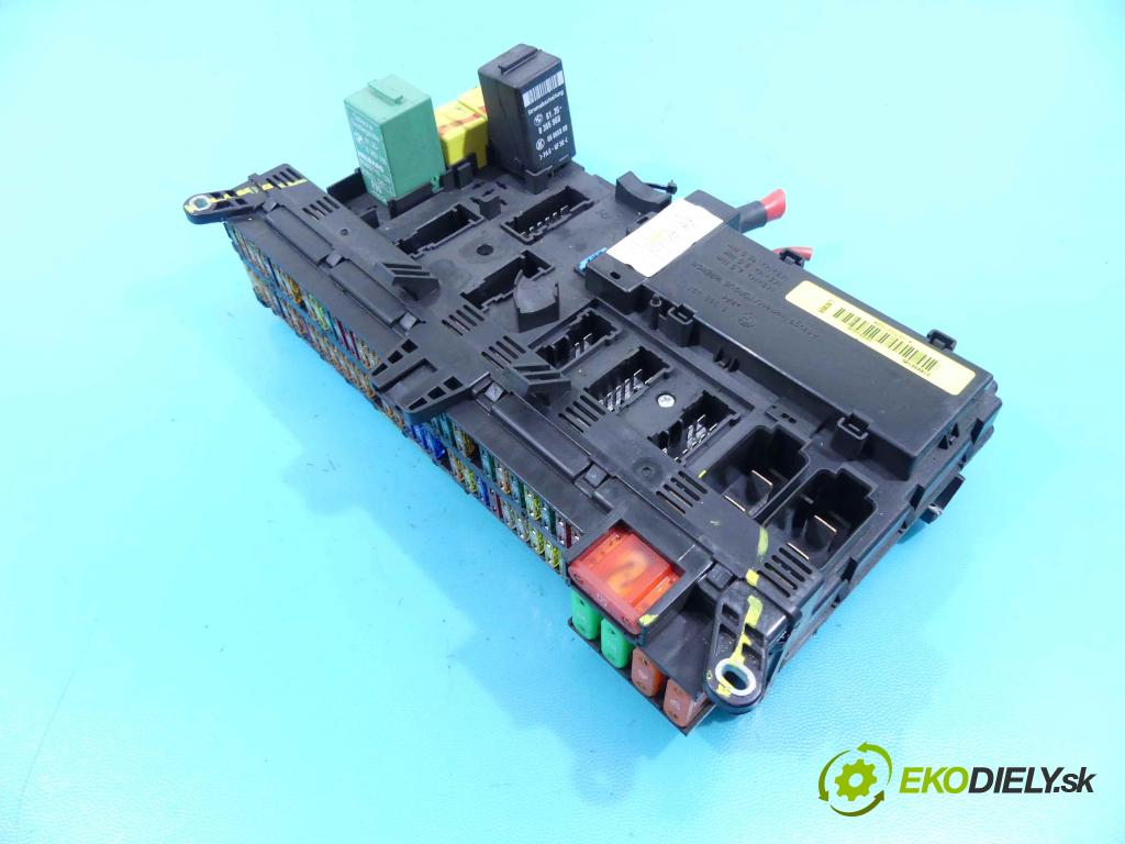 Land rover Range Rover III L322 2001-2012 3.6 TD V8 272 hp automatic 200 kW 3628 cm3 5- skříňka pojistková YQE500380 (Pojistkové skříňky)