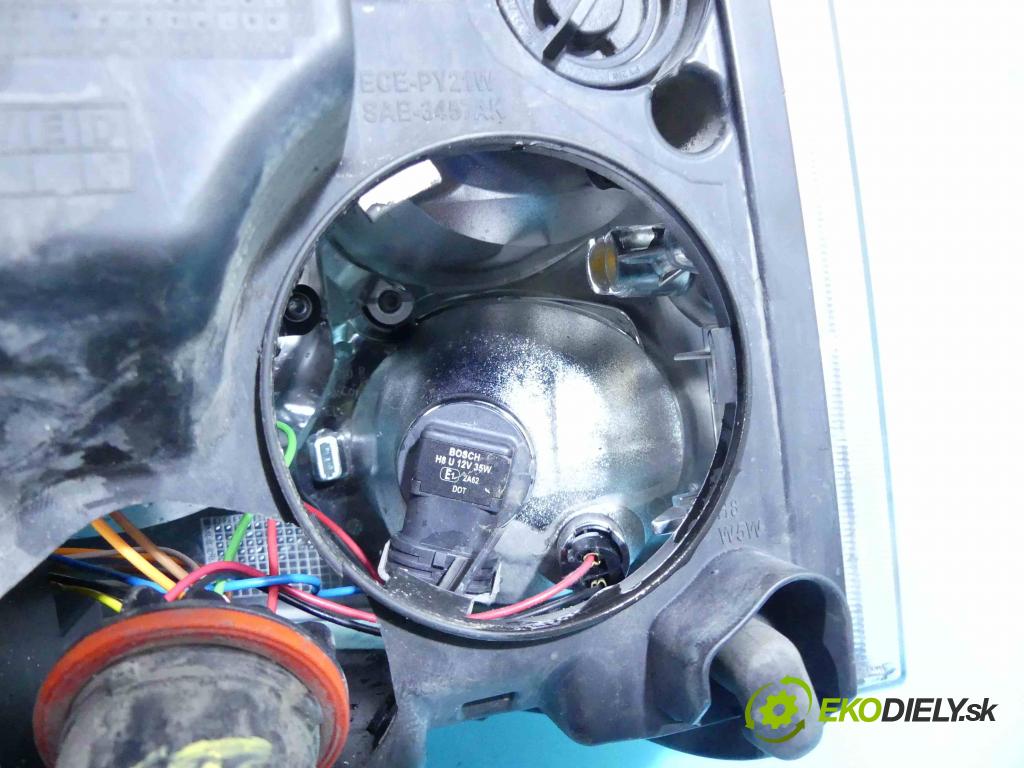 Land rover Range Rover III L322 2001-2012 3.6 TD V8 272 HP automatic 200 kW 3628 cm3 5- Reflektor: pravý  (Pravé)