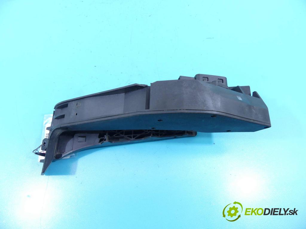 Land rover Range Rover III L322 2001-2012 3.6 TD V8 272 HP automatic 200 kW 3628 cm3 5- pedále 6786285 (Pedále)