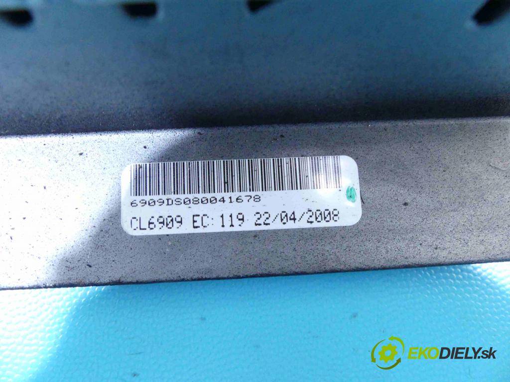 Land rover Range Rover III L322 2001-2012 3.6 TD V8 272 HP automatic 200 kW 3628 cm3 5- Zesilovač: 5H32-19C164-AA (Zosilňovače)