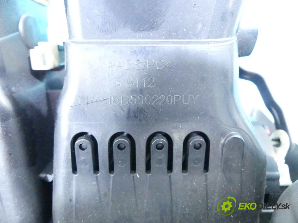 Land rover Range Rover III L322 2001-2012 3.6 TD V8 272 HP automatic 200 kW 3628 cm3 5- Mřížka: kúrenia stredová 7H42-014A22-AB (Mriežky kúrenia (fukáre))