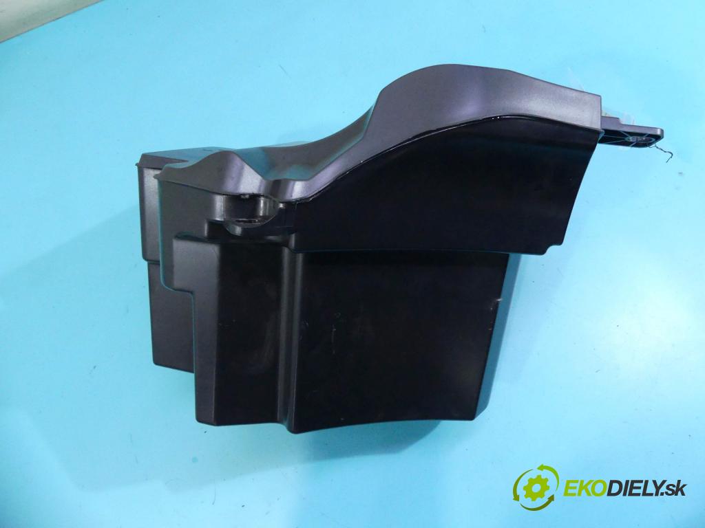 Land rover Range Rover III L322 2001-2012 3.6 TD V8 272 HP automatic 200 kW 3628 cm3 5- Subwoofer: XQA500110 (Audio zariadenia)