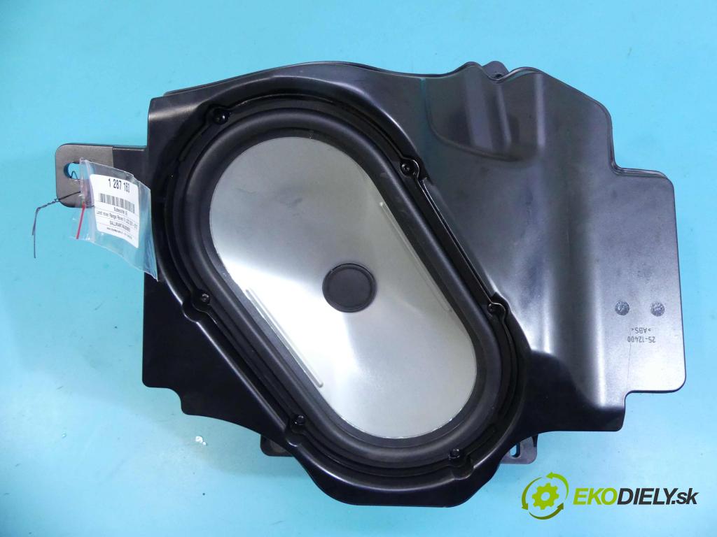 Land rover Range Rover III L322 2001-2012 3.6 TD V8 272 HP automatic 200 kW 3628 cm3 5- Subwoofer: XQA500110 (Audio zariadenia)