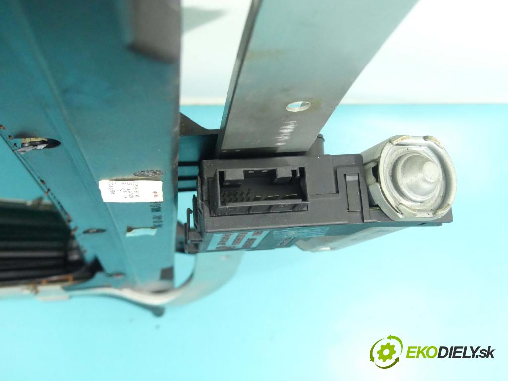 Land rover Range Rover III L322 2001-2012 3.6 TD V8 272 HP automatic 200 kW 3628 cm3 5- Střešní okno: 6910154 (Sklá karosérie)