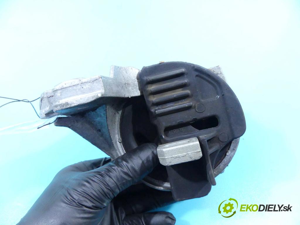 Citroen C5 II 2008-2017 2.0 hdi 181KM automatic 133 kW 1997 cm3 4- airbag motora  (Držiaky motora)