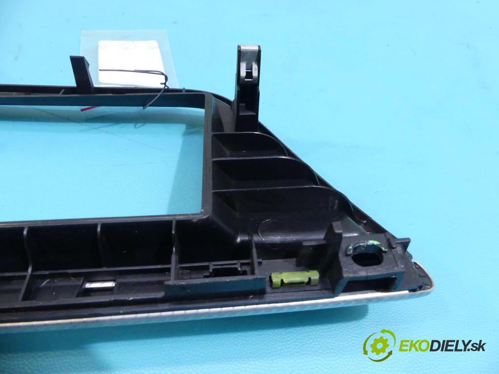 Citroen C5 II 2008-2017 2.0 hdi 181KM automatic 133 kW 1997 cm3 4- Mřížka: kúrenia stredová 9686234077 (Mriežky kúrenia (fukáre))