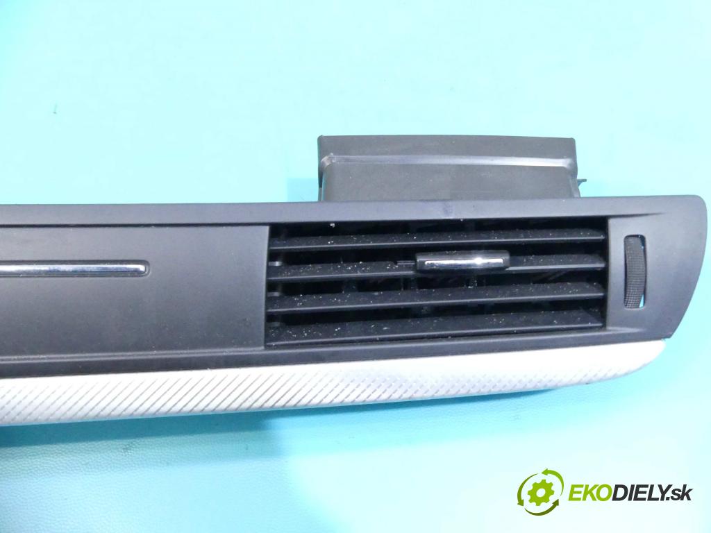 Citroen C5 II 2008-2017 2.0 hdi 181KM automatic 133 kW 1997 cm3 4- Mřížka: kúrenia stredová 9686234077 (Mriežky kúrenia (fukáre))