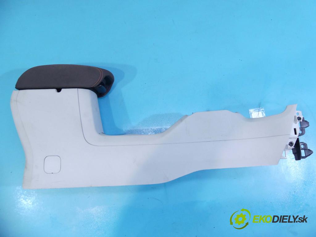 Jeep Renegade 2014- 1.4 T 140 HP manual 103 kW 1368 cm3 5- operadlo  (Lakťové opierky)