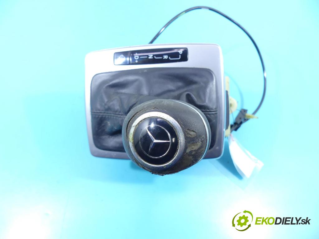 Mercedes GLK X204 2008-2015 2,2.0 cdi 170 HP automatic 125 kW 2143 cm3 5- Páka: Změny: stupeň,rýchlosť A2042670288 (Rýchlostné páky / kulisy)