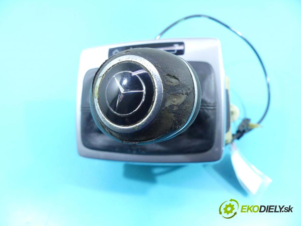 Mercedes GLK X204 2008-2015 2,2.0 cdi 170 HP automatic 125 kW 2143 cm3 5- Páka: Změny: stupeň,rýchlosť A2042670288 (Rýchlostné páky / kulisy)