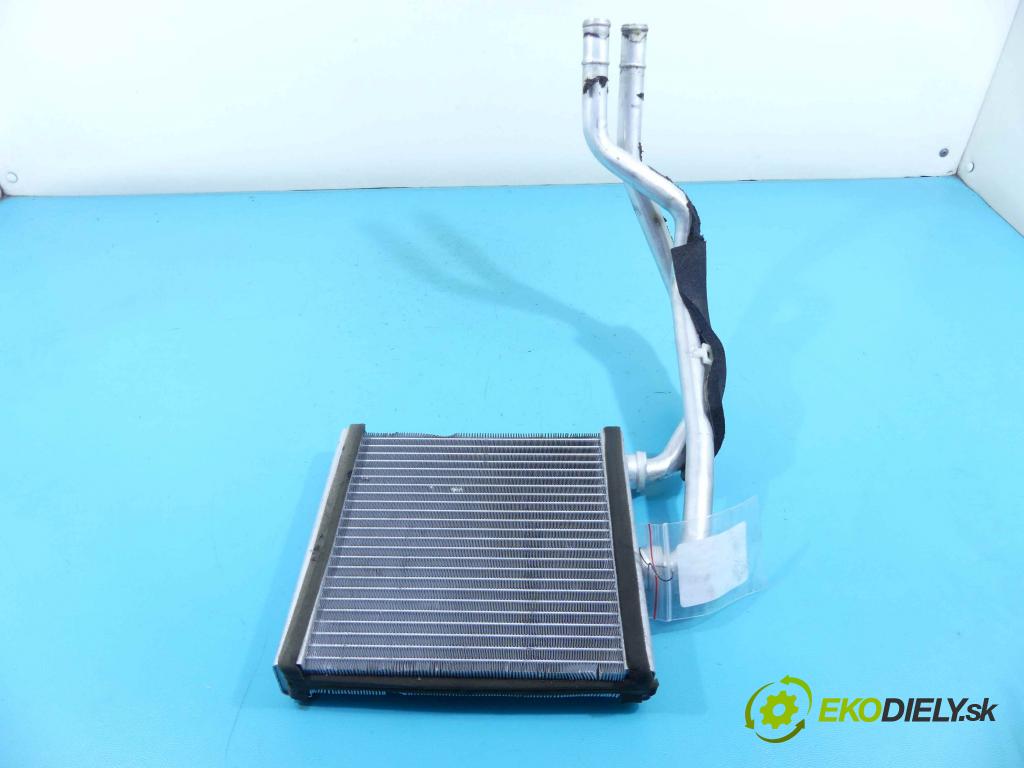 Nissan X-trail II T31 2008-2013 2.0 dci 150 hp manual 110 kW 1995 cm3 5- radiátor  (Radiátory topení)