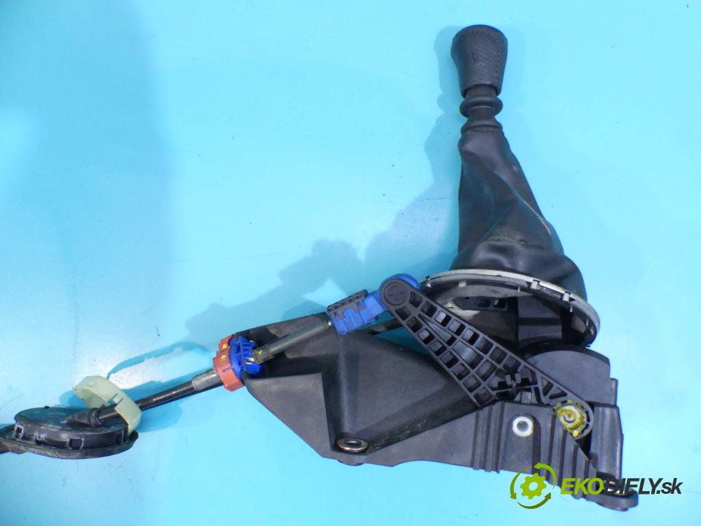 Nissan X-trail II T31 2008-2013 2.0 dci 150 HP manual 110 kW 1995 cm3 5- Páka: Změny: stupeň,rýchlosť JD500 (Rýchlostné páky / kulisy)