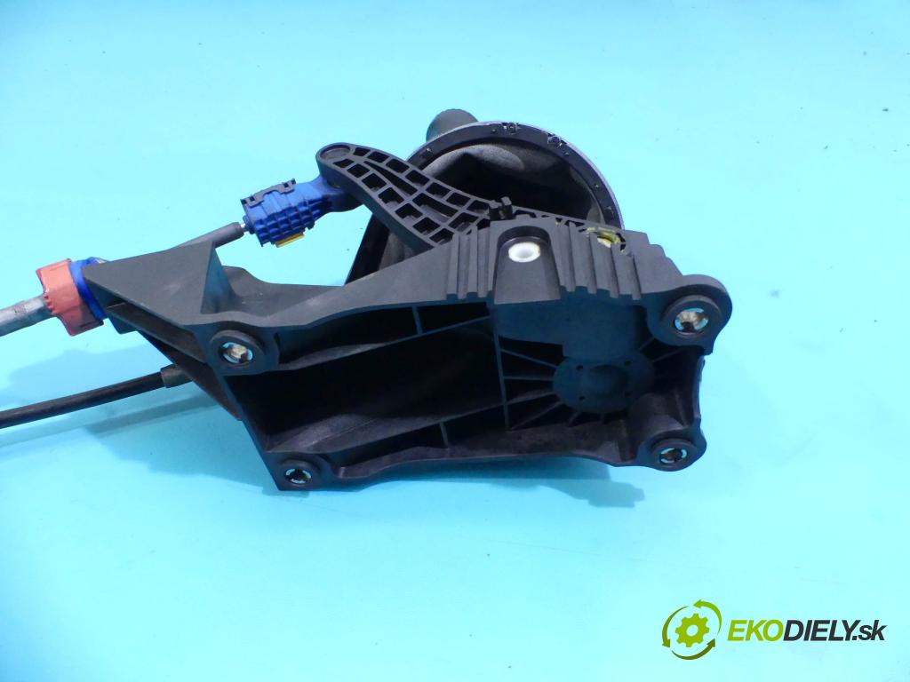 Nissan X-trail II T31 2008-2013 2.0 dci 150 HP manual 110 kW 1995 cm3 5- Páka: Změny: stupeň,rýchlosť JD500 (Rýchlostné páky / kulisy)