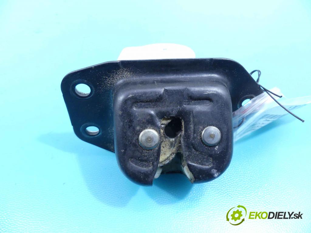 Nissan X-trail II T31 2008-2013 2.0 dci 150 hp manual 110 kW 1995 cm3 5- zámek kufrových dveří zadní