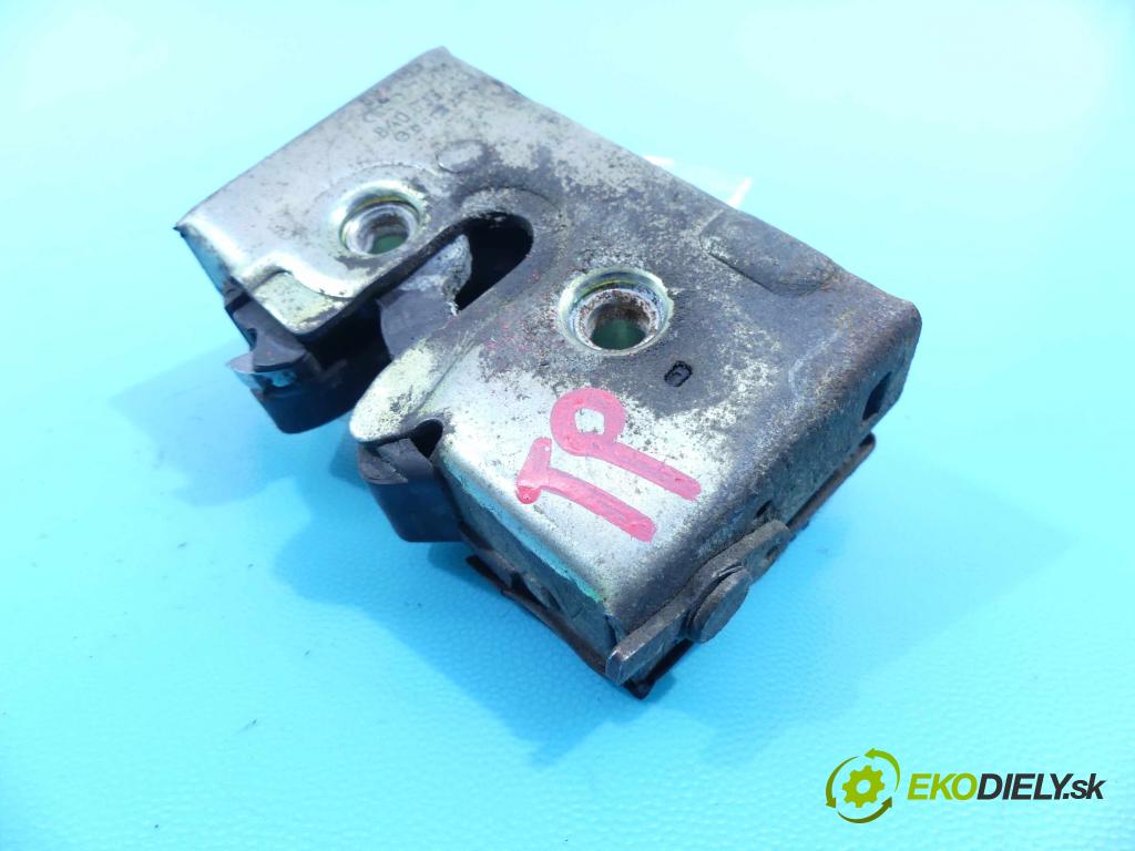 Audi 80 B4 1991-1994 2.0 8v 116 hp manual 85 kW 1984 cm3 4- zámek zadní pravý 8A0839016