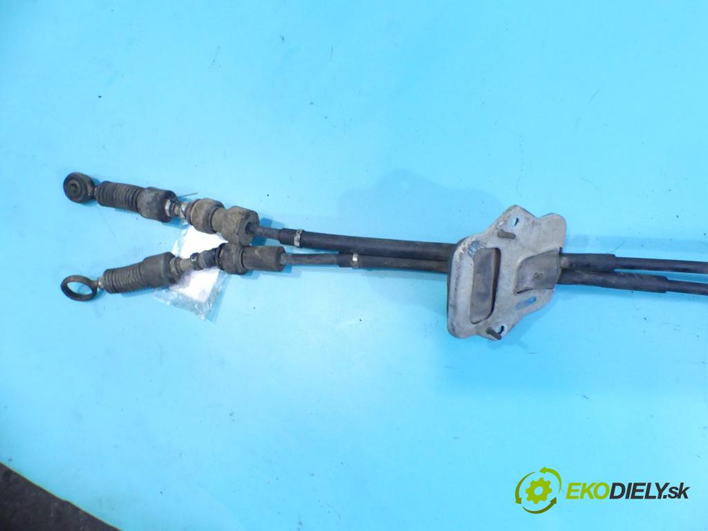 Toyota Corolla E11 1997-2002 2.0 D4D 90 HP manual 66 kW 1995 cm3 3- Páka: Změny: stupeň,rýchlosť  (Rýchlostné páky / kulisy)