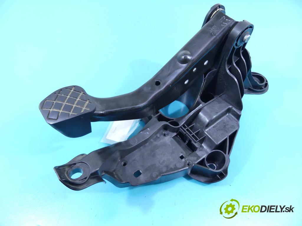 Skoda Fabia III 2014- 1.0 TSI 110 HP manual 81 kW 999 cm3 5- pedále 6C1721058F (Pedále)