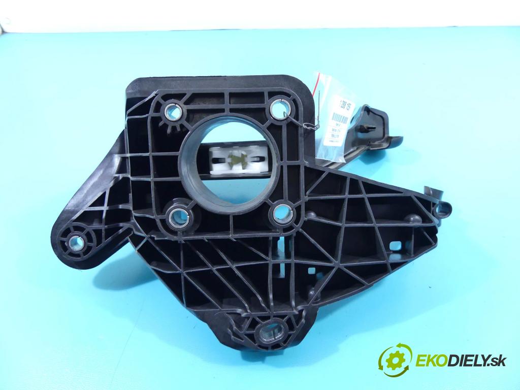 Skoda Fabia III 2014- 1.0 TSI 110 HP manual 81 kW 999 cm3 5- pedále 6C1721058F (Pedále)