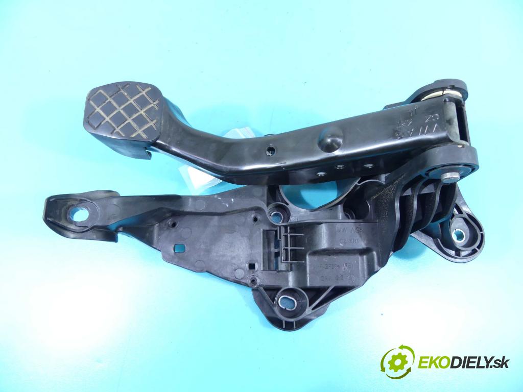 Skoda Fabia III 2014- 1.0 TSI 110 HP manual 81 kW 999 cm3 5- pedále 6C1721058F (Pedále)