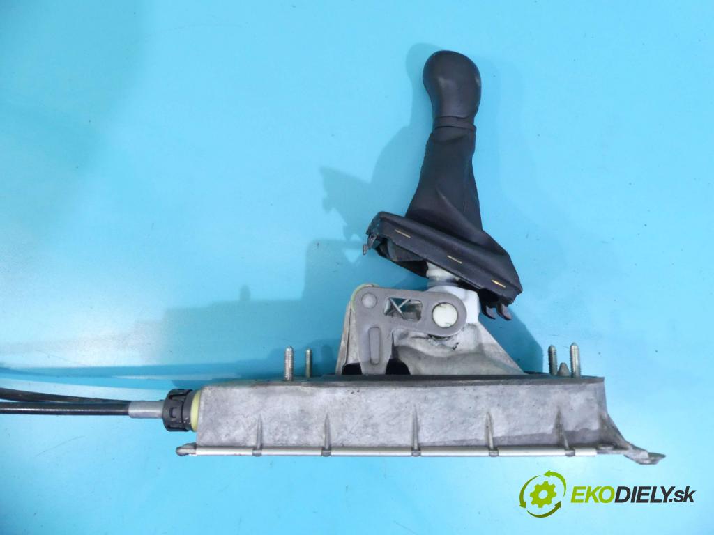 Skoda Fabia III 2014- 1.0 TSI 110 HP manual 81 kW 999 cm3 5- Páka: Změny: stupeň,rýchlosť 6Q0711061E (Rýchlostné páky / kulisy)