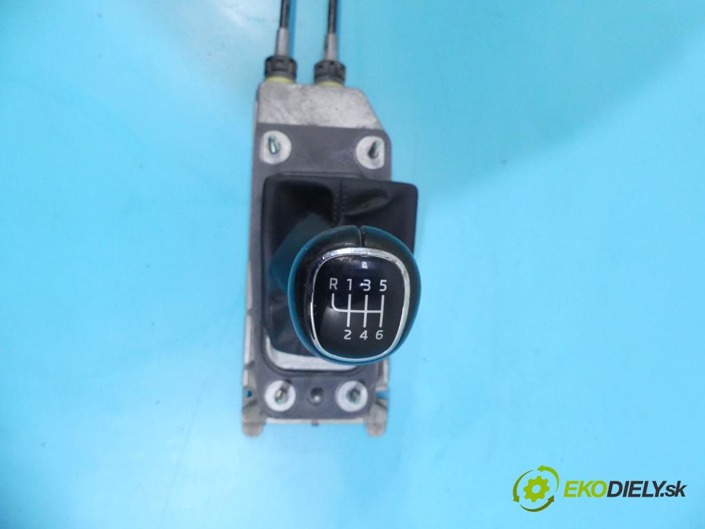 Skoda Fabia III 2014- 1.0 TSI 110 HP manual 81 kW 999 cm3 5- Páka: Změny: stupeň,rýchlosť 6Q0711061E (Rýchlostné páky / kulisy)