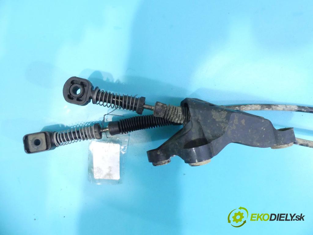 Skoda Fabia III 2014- 1.0 TSI 110 HP manual 81 kW 999 cm3 5- Páka: Změny: stupeň,rýchlosť 6Q0711061E (Rýchlostné páky / kulisy)