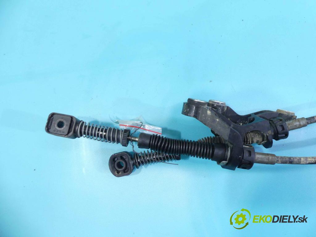 Skoda Fabia III 2014- 1.0 TSI 110 HP manual 81 kW 999 cm3 5- Páka: Změny: stupeň,rýchlosť 6Q0711061E (Rýchlostné páky / kulisy)