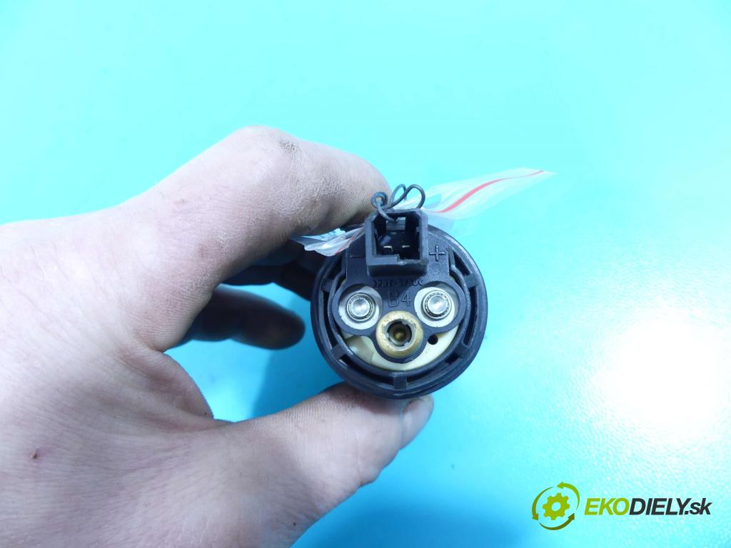 Ford Focus Mk1 1998-2004 1.8 16v 116 hp manual 85 kW 1796 cm3 3- čerpadlo paliva