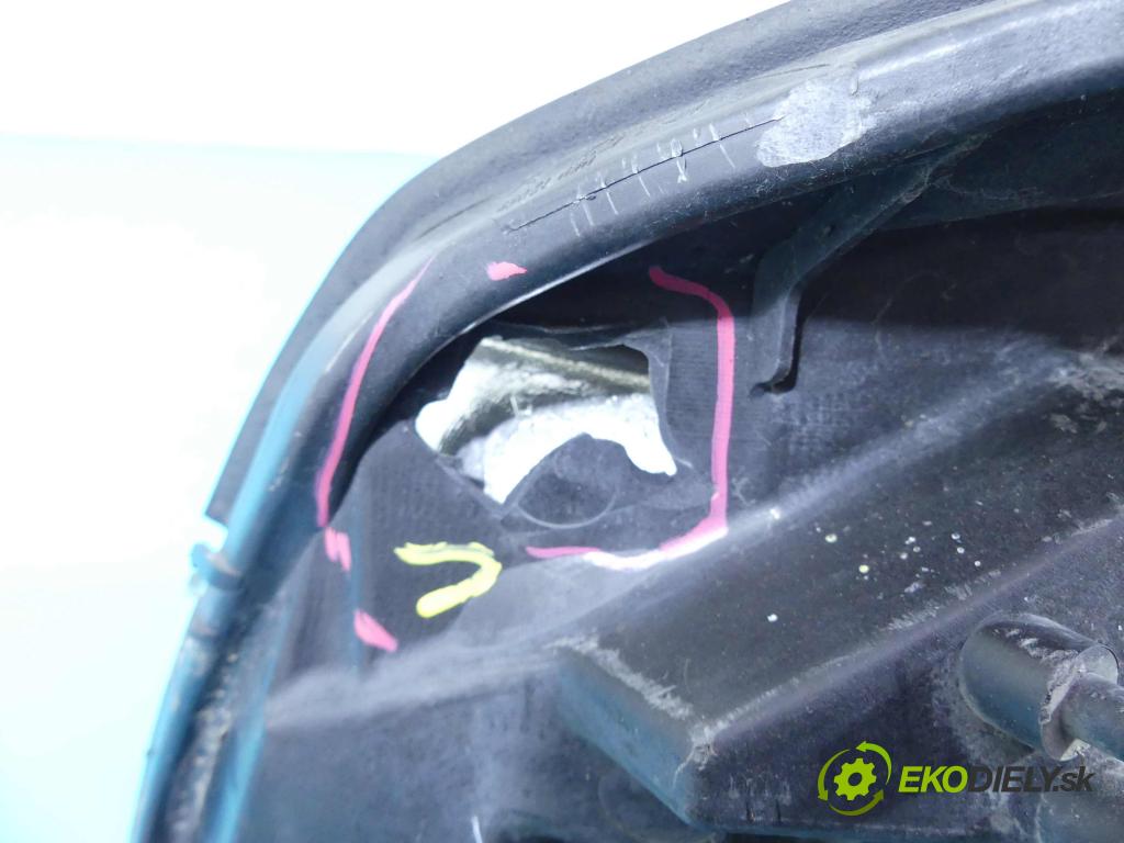 Nissan X-trail I T30 2001-2007 2.2 dci 136 HP manual 100 kW 2184 cm3 5- Reflektor: pravý  (Pravé)