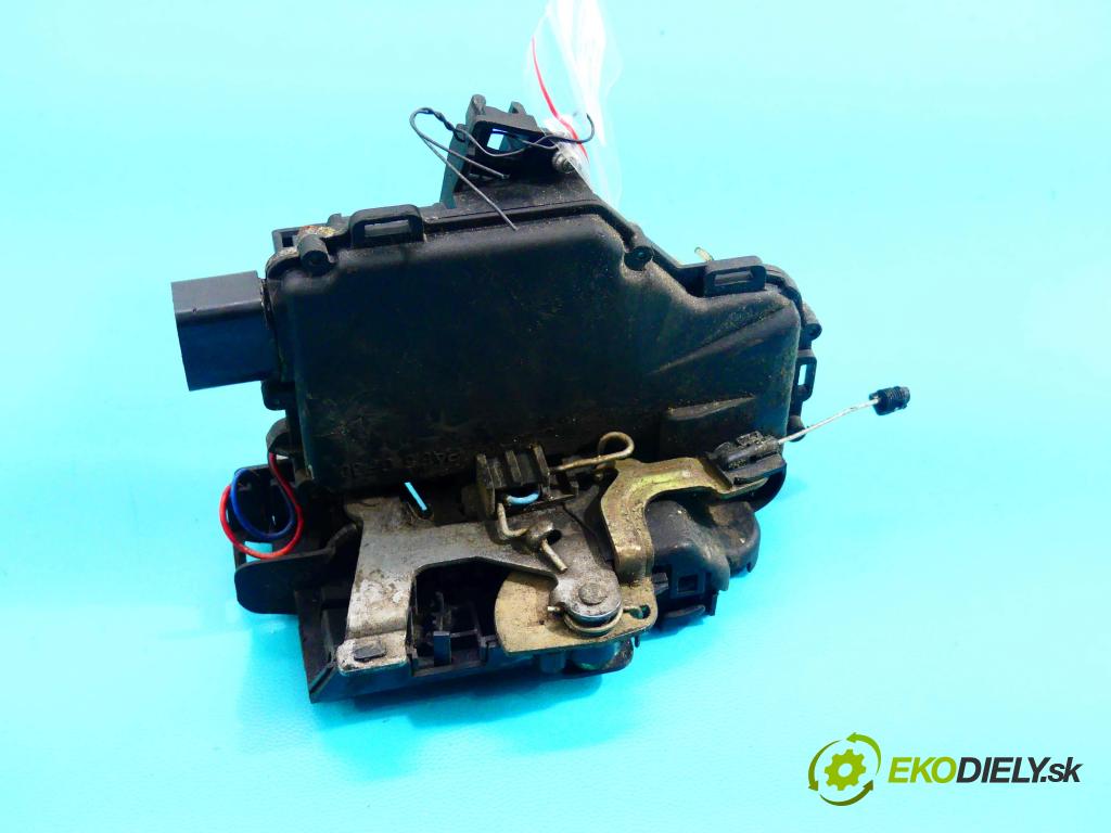 Vw Bora 1.6 16v 105 hp manual 77 kW 1595 cm3 4- zámek přední levý C6X1837013H