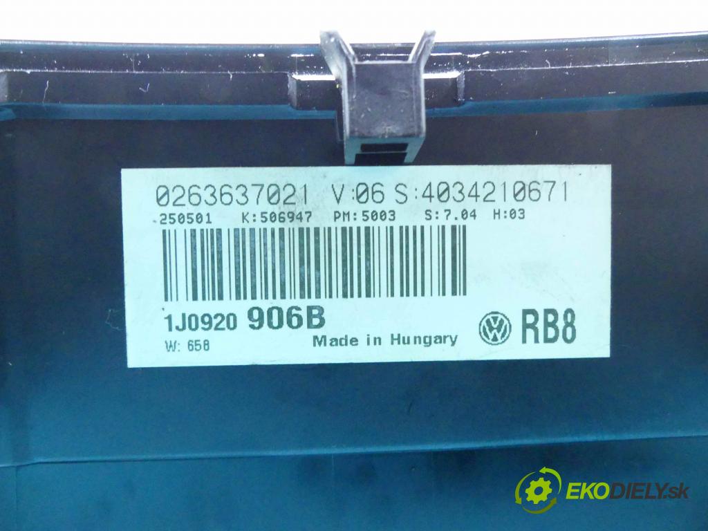 Vw Bora 1.6 16v 105 HP manual 77 kW 1595 cm3 4- prístrojovka/ budíky 0263637021 (Prístrojové dosky, displeje)