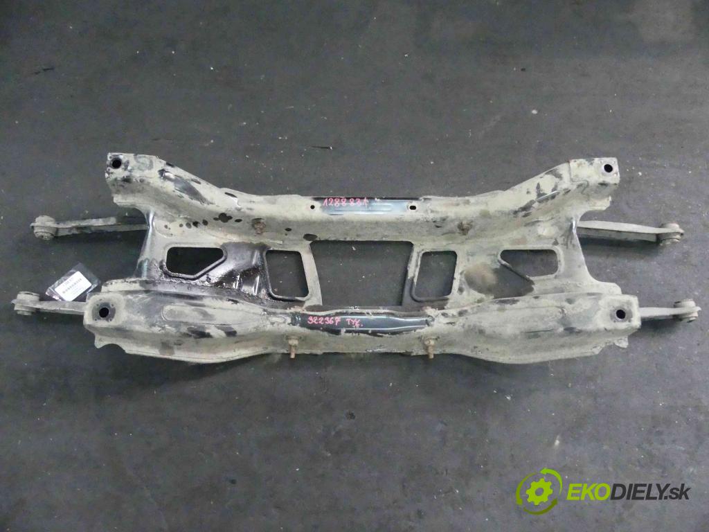 Jeep Renegade 2014- 1.4 T 140 hp manual 103 kW 1368 cm3 5- zadní výztuha 