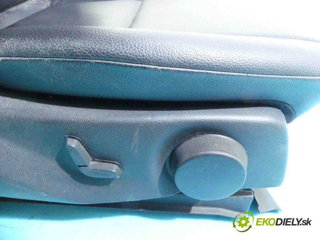 Mercedes GLK X204 2008-2015 2,2.0 cdi 170 HP automatic 125 kW 2143 cm3 5- Sedačka pravý  (Sedačky, sedadlá)