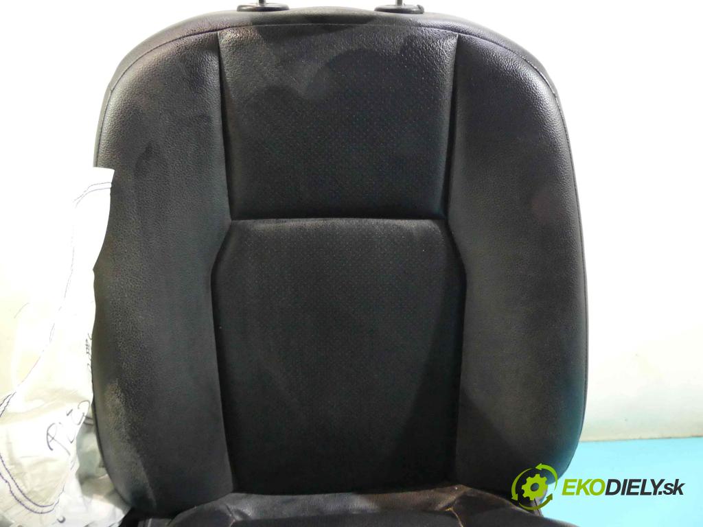 Mercedes GLK X204 2008-2015 2,2.0 cdi 170 HP automatic 125 kW 2143 cm3 5- Sedačka pravý  (Sedačky, sedadlá)
