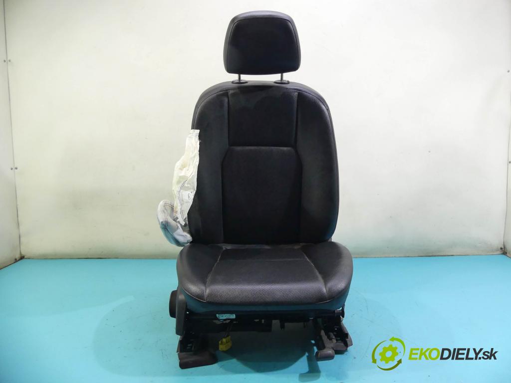 Mercedes GLK X204 2008-2015 2,2.0 cdi 170 HP automatic 125 kW 2143 cm3 5- Sedačka pravý  (Sedačky, sedadlá)