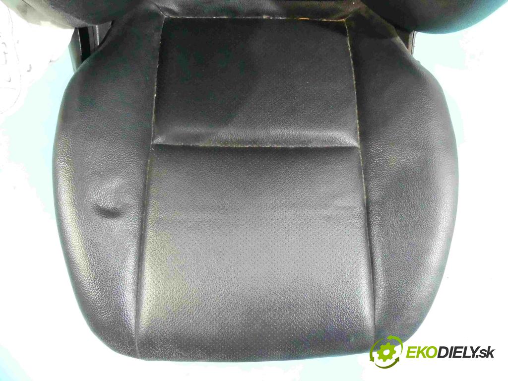 Mercedes GLK X204 2008-2015 2,2.0 cdi 170 HP automatic 125 kW 2143 cm3 5- Sedačka pravý  (Sedačky, sedadlá)